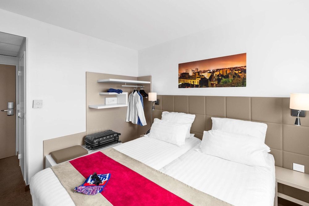 KYRIAD LYON EST - Stadium - Eurexpo Standard Room, 2 Twin Beds 5