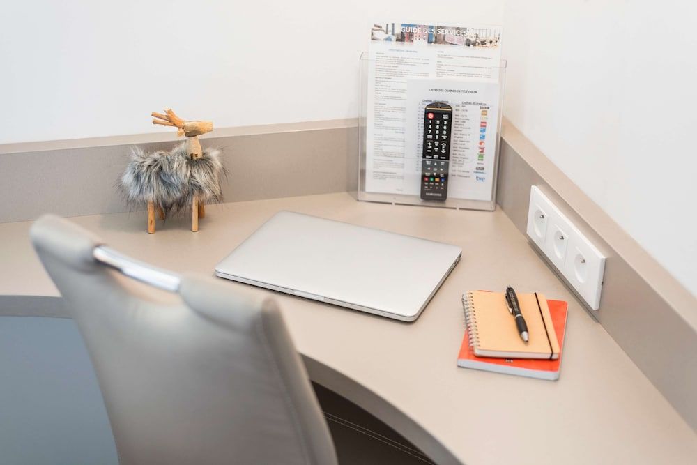 KYRIAD LYON EST - Stadium - Eurexpo Standard Room, 2 Twin Beds 6