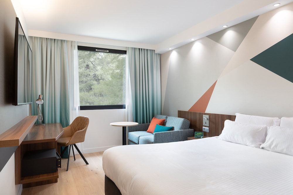 Standard Room, 1 Queen Bed with Sofa bed