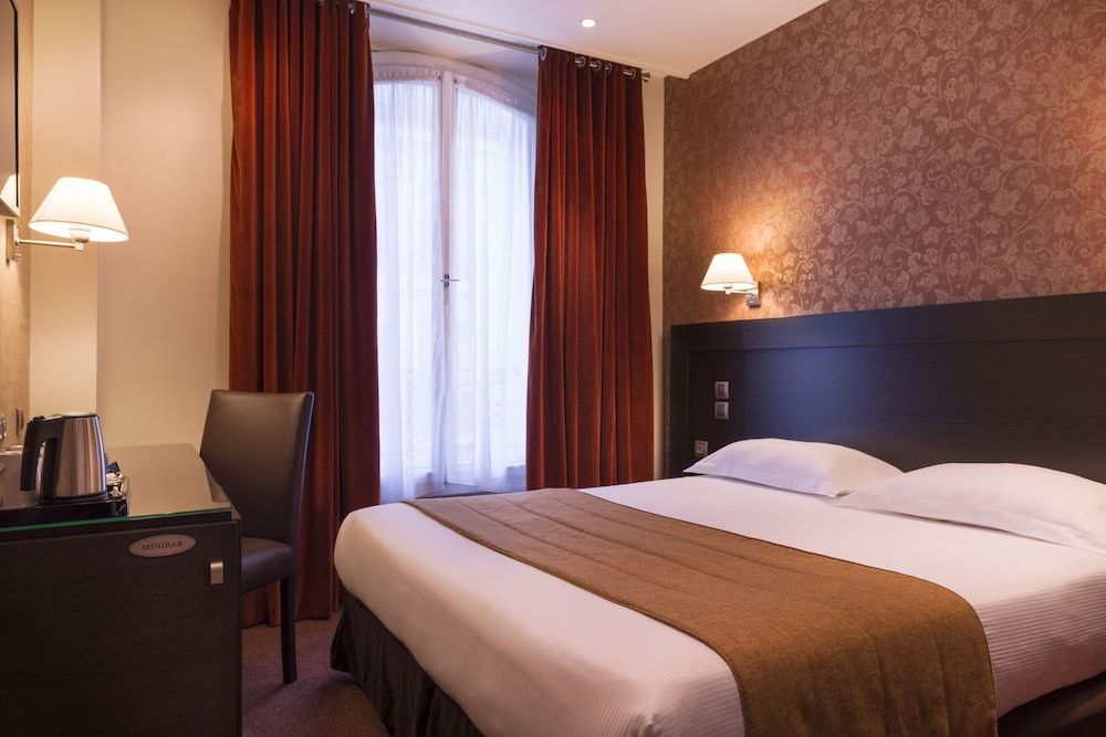 Hotel Volney Opera Standard Double Room