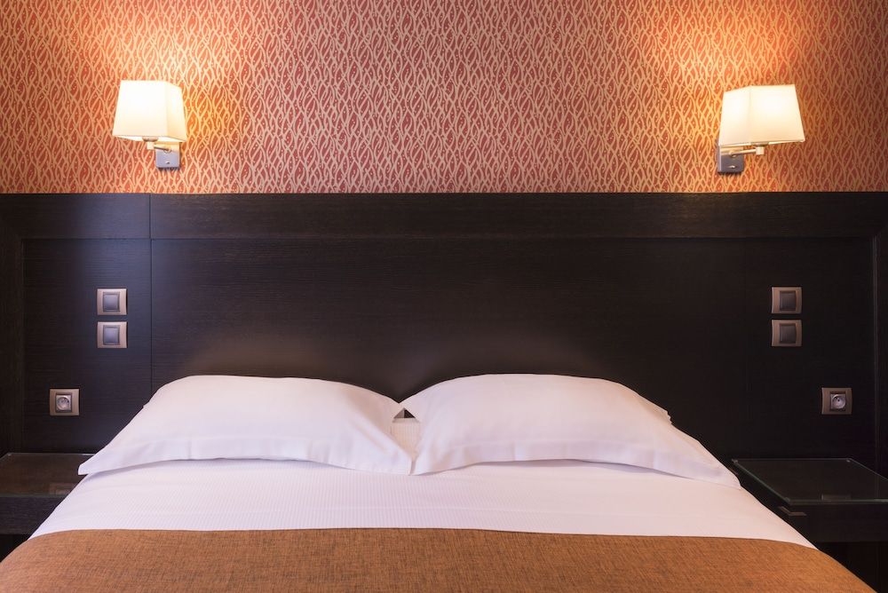 Hotel Volney Opera Standard Double Room 2