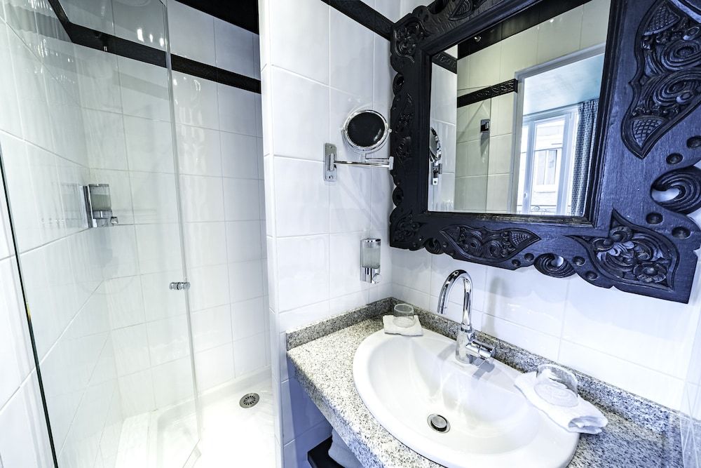 undefined Hôtel Villa Nicolo - Tour Eiffel 8