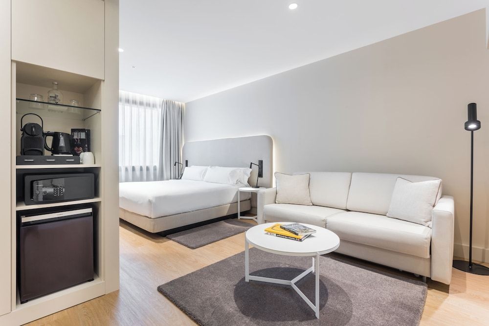 undefined Royal Ramblas 9