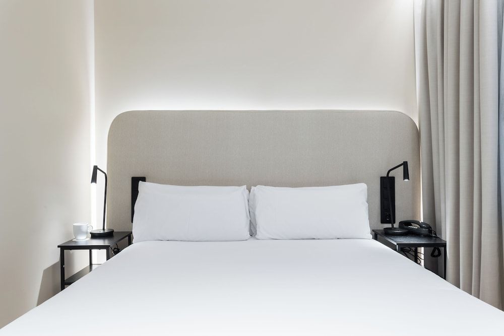 Royal Ramblas Basic Double Room, 1 Double Bed 2