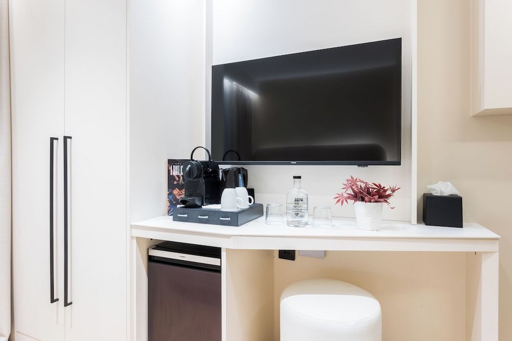 Royal Ramblas Basic Double Room, 1 Double Bed 7