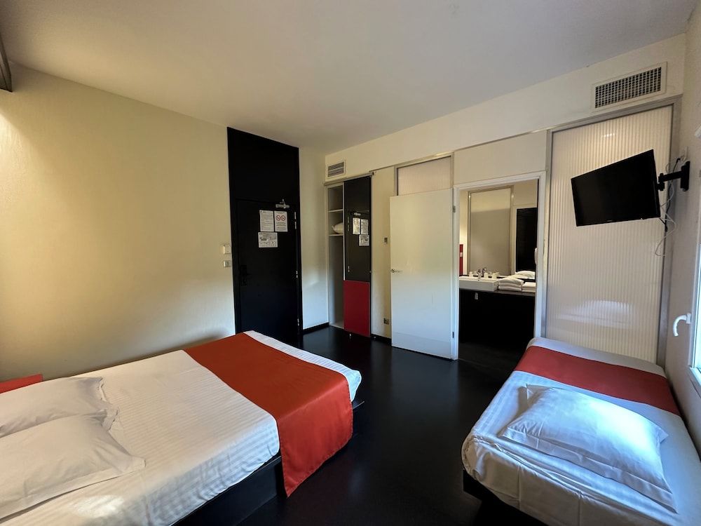 Hôtel Gardénia Triple Room 2