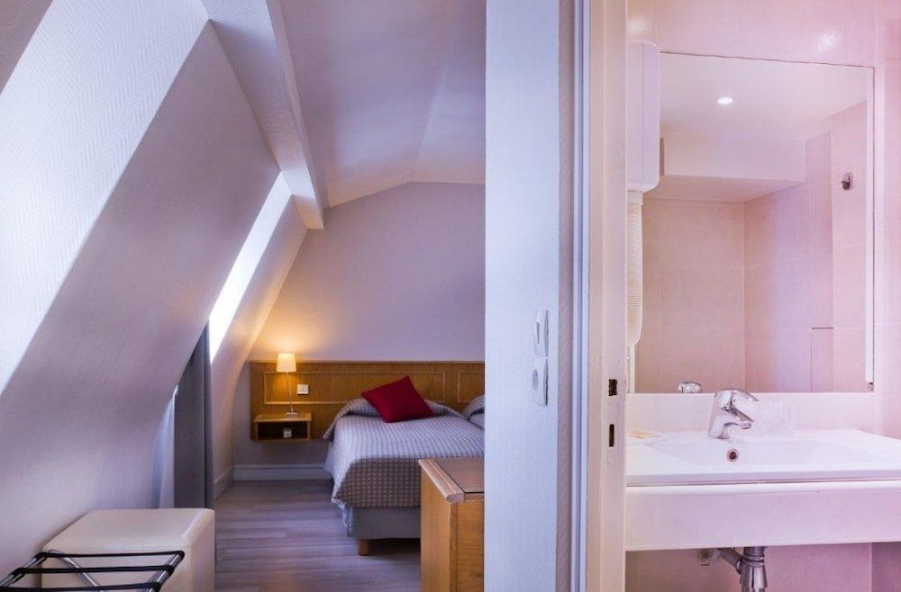 Hotel Le Compostelle Twin Room 9