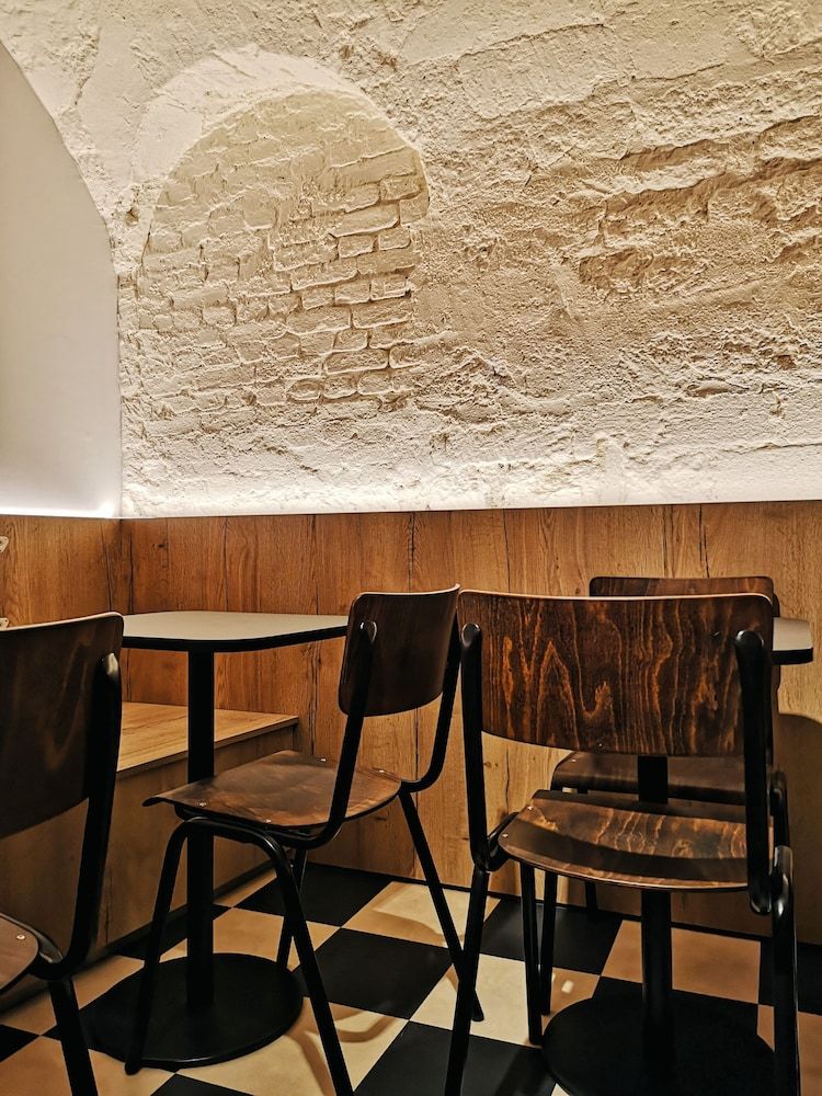 undefined Ibis Styles Paris Gare de l'Est Magenta 7