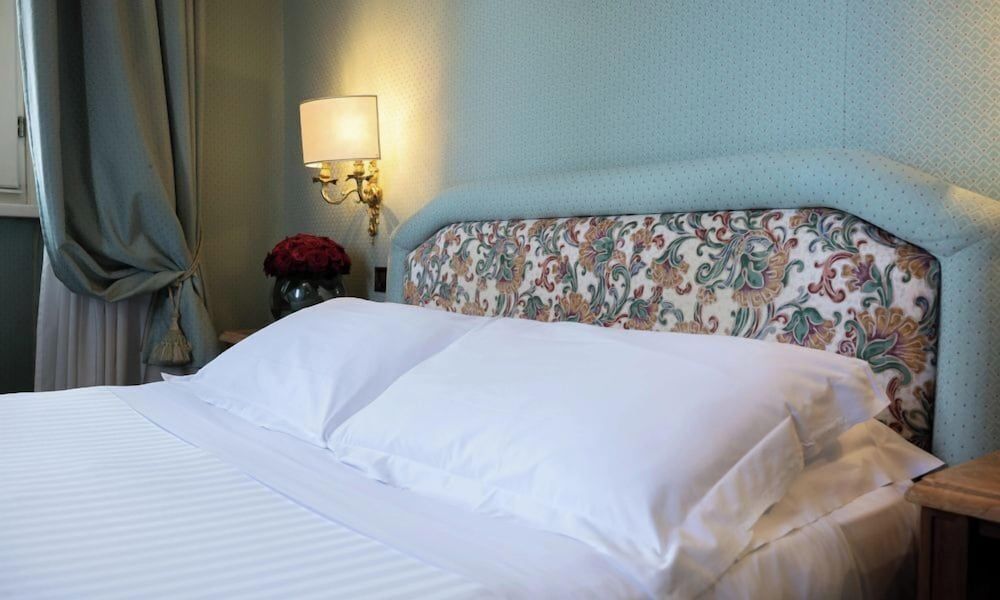 Mecenate Palace Classic Double Room 3