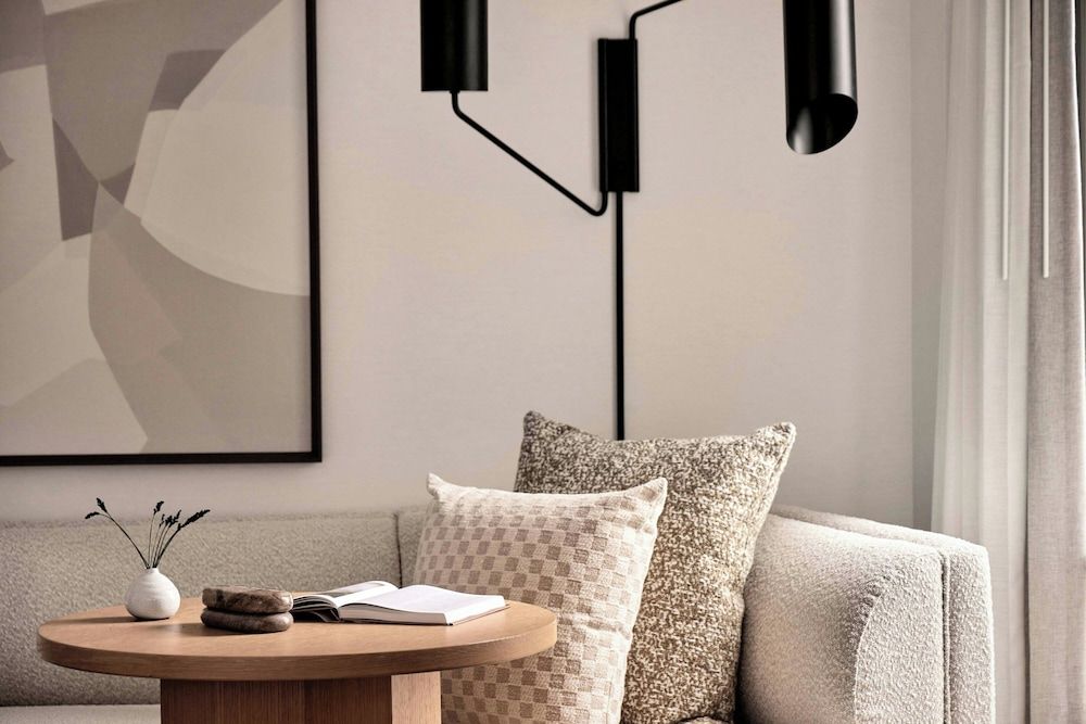 The Jay, Autograph Collection Signature Room, 1 King Bed, City View 7