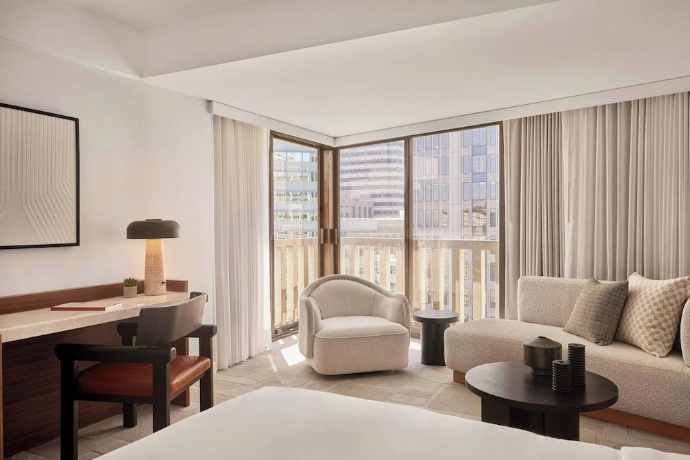 The Jay, Autograph Collection Signature Room, 1 King Bed, City View 5