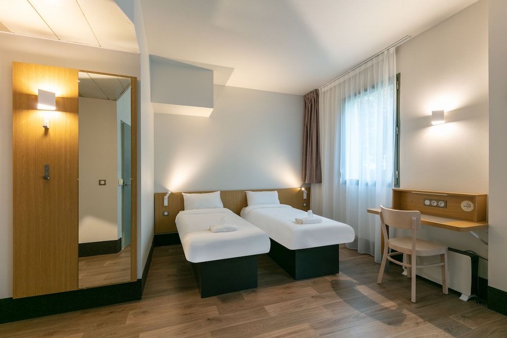 B&B HOTEL Toulouse Basso Cambo Quadruple Room, Non Smoking 3