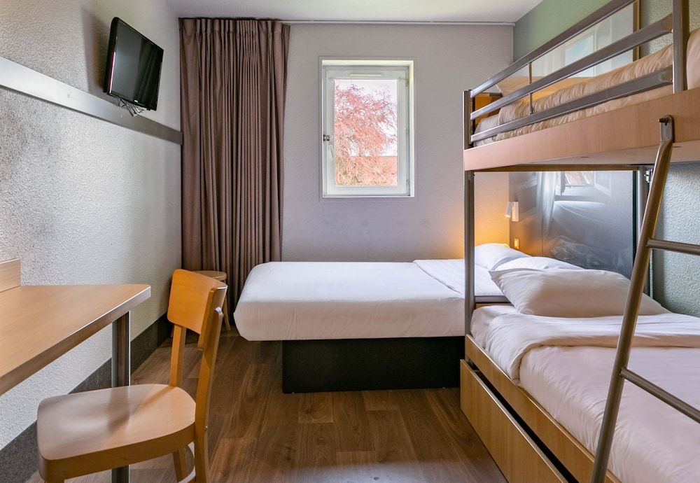 B&B HOTEL Strasbourg Nord Artisans Quadruple Room, Non Smoking