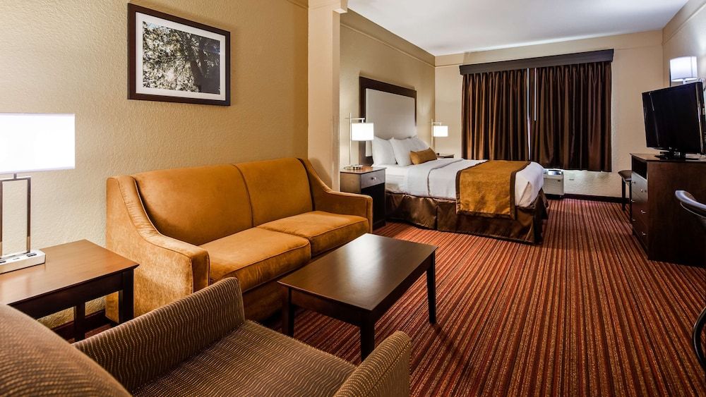 Suite, 1 King Bed, Non Smoking, Refrigerator & Microwave