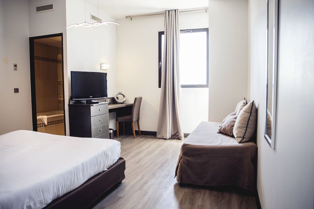 Aéroport Hôtel Quadruple Room 3