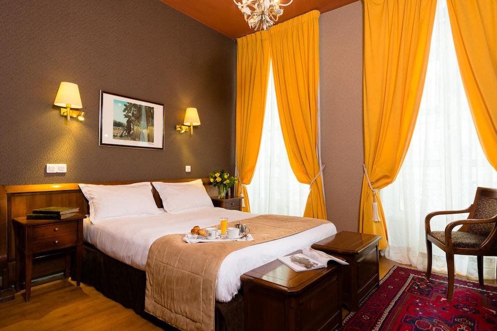 Hôtel du Palais Bourbon Superior Room 2