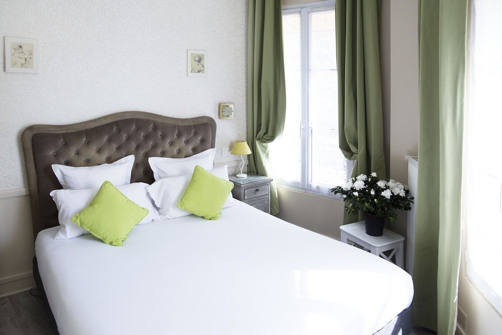 Hotel de La Motte Picquet Double Room 8