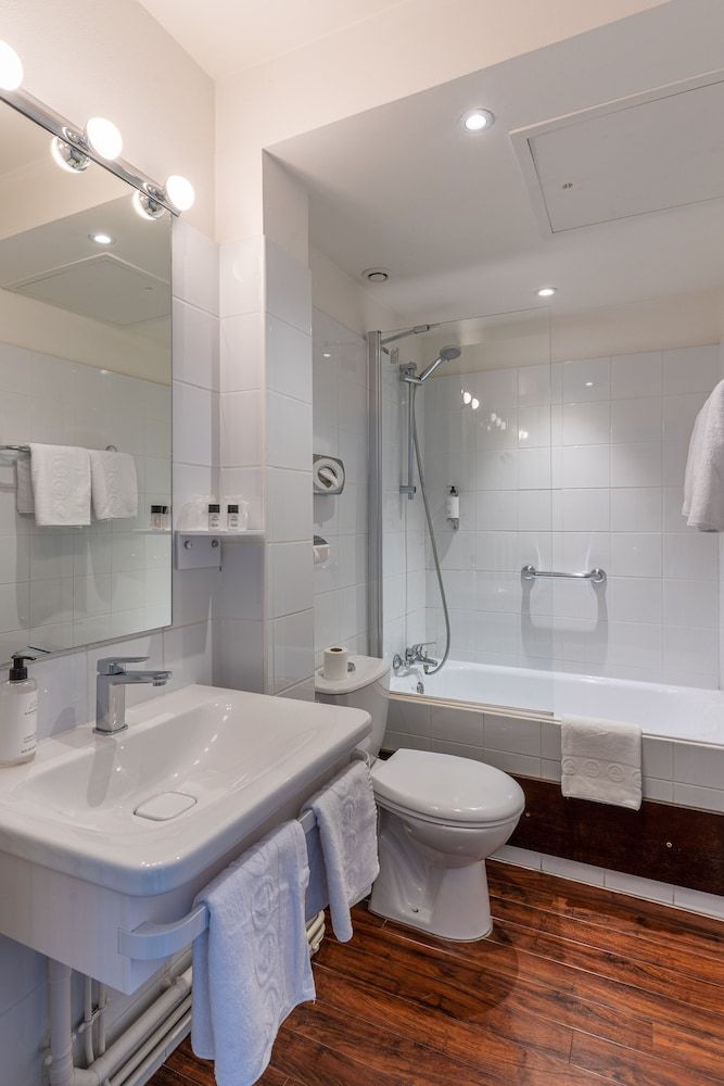 Hotel François 1er Superior Double Room 3