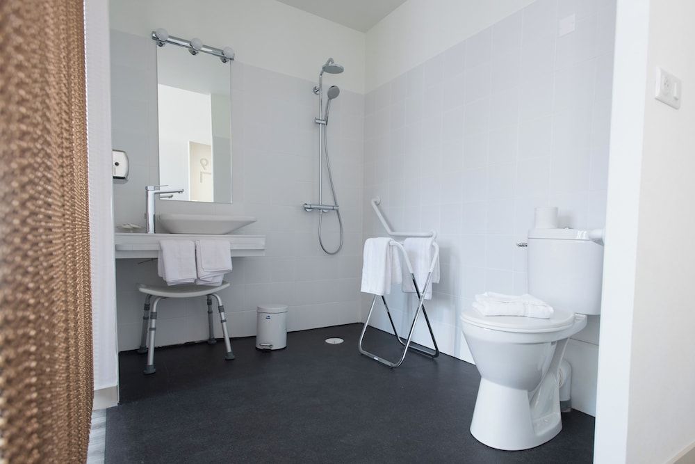 Hotel François 1er Superior Room 3