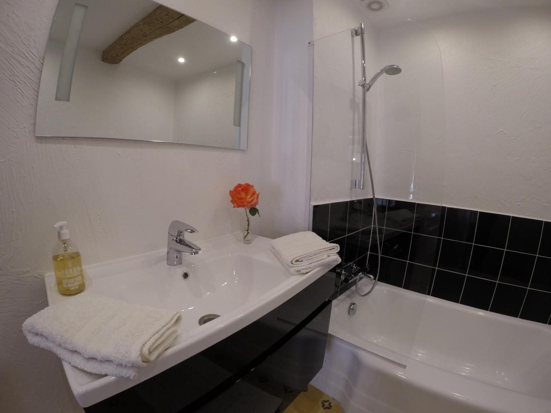King Suite with Street View