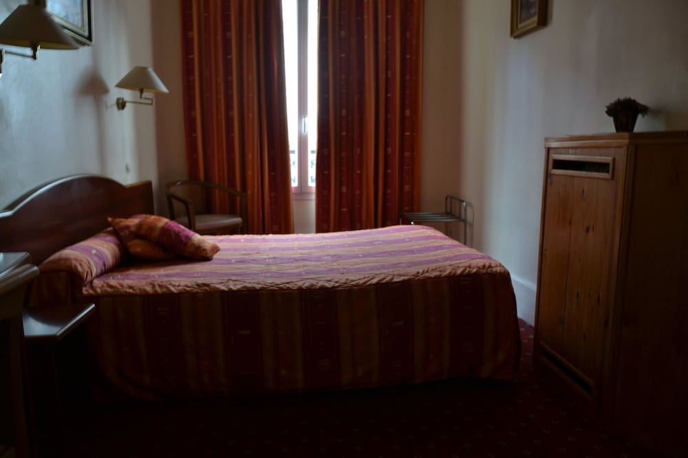 Hôtel Montpellier Double Room, Shared Bathroom 4