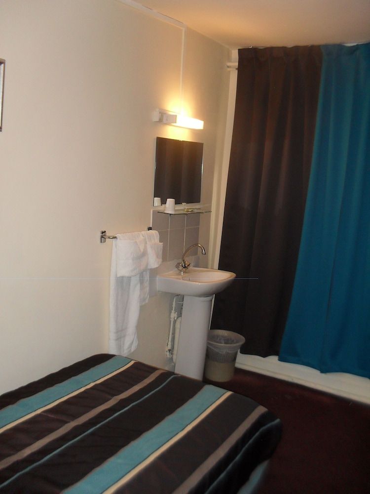 Hôtel Montpellier Single Room, Shared Bathroom 4