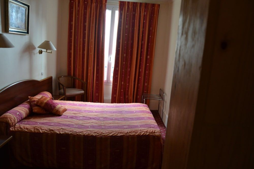 Hôtel Montpellier Double Room, Shared Bathroom 5