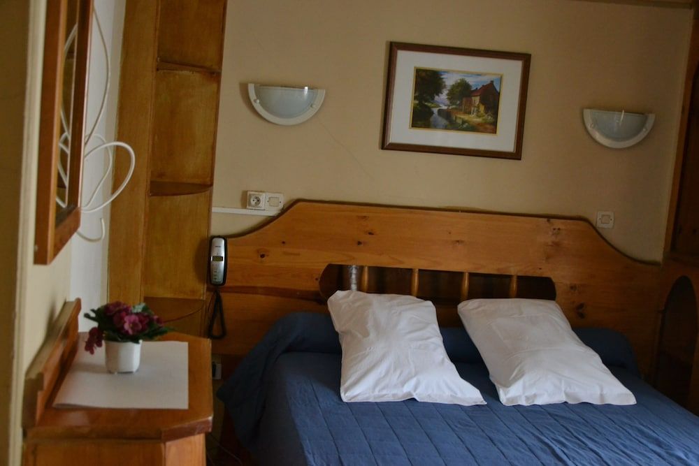 Hôtel Montpellier Double Room, Shared Bathroom 3