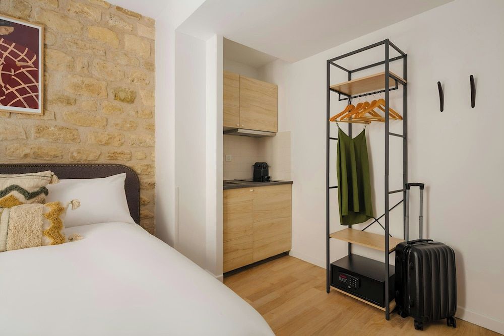 Quintinie Hotel 15eme arrondissement, Sonder by Marriott Bonvoy Studio, 1 Double Bed, Ground Floor 2