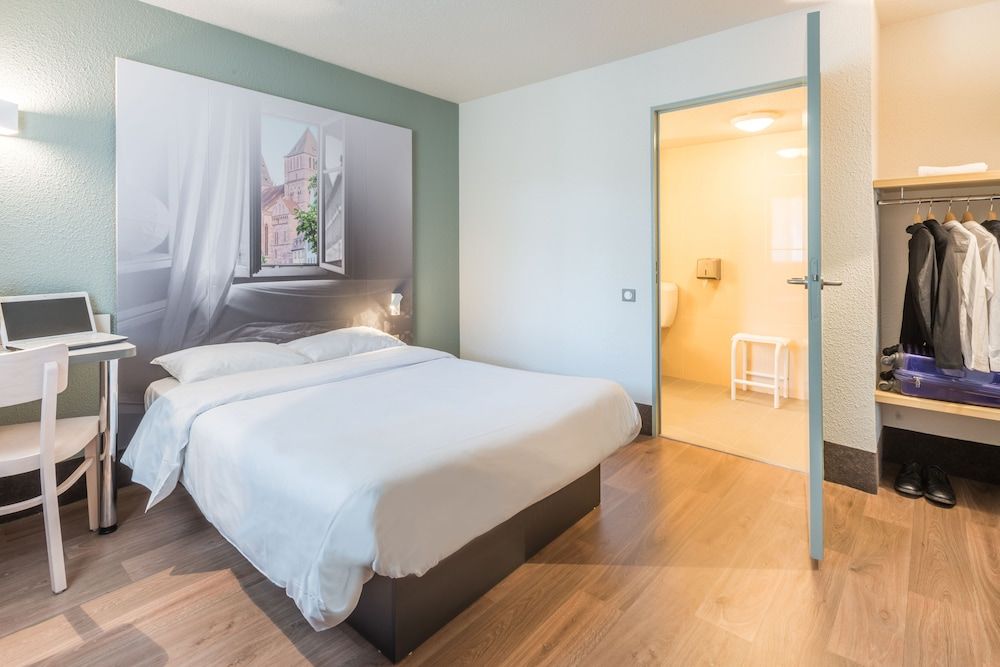 B&B HOTEL Beauvais Double Room, Accessible