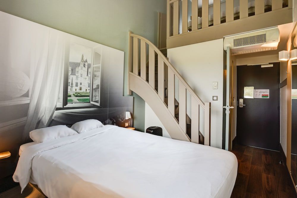 B&B HOTEL Beauvais Quadruple Room