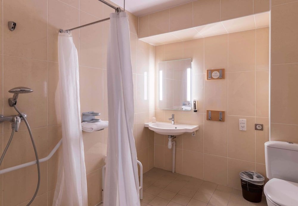 B&B HOTEL Troyes Saint-Parres-aux-Tertres Double Room, Accessible, Non Smoking 4