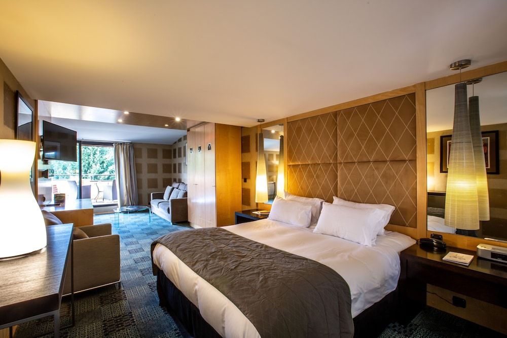 Suite, Jetted Tub