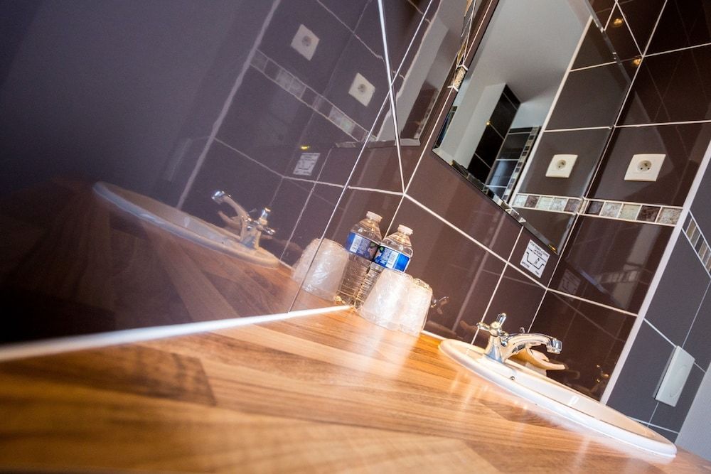 Best Western Hotel Des Voyageurs Deluxe Room, Multiple Beds, Non Smoking 6