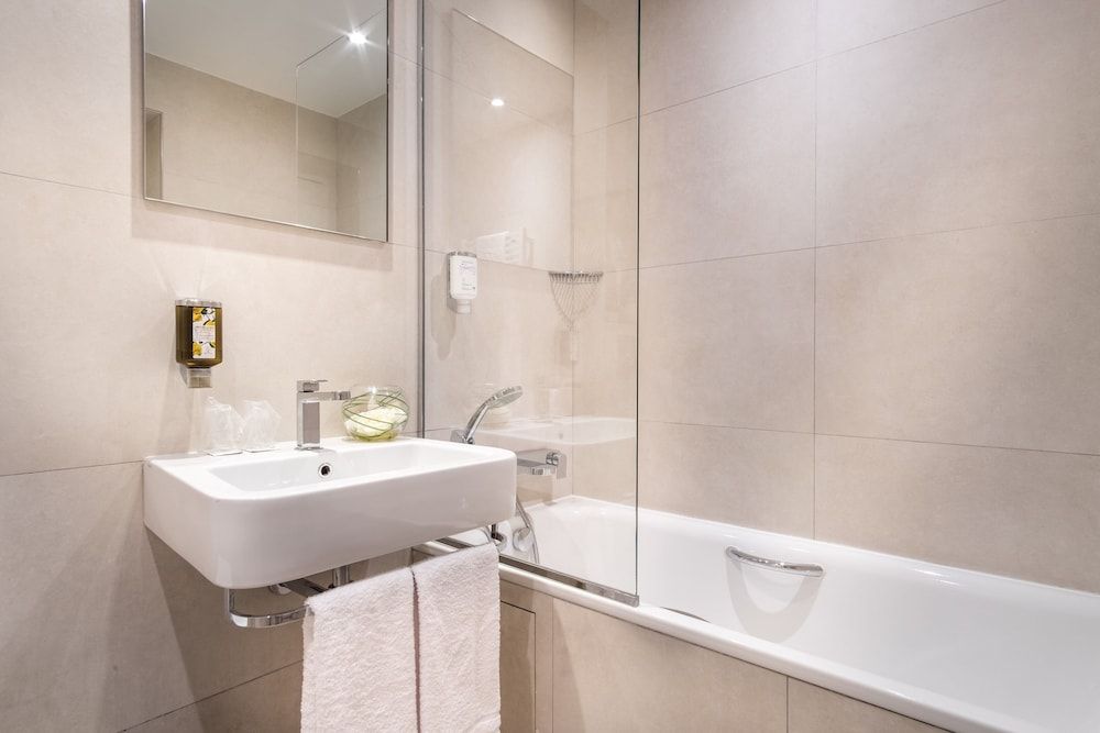 Hotel Waldorf Montparnasse Club Room 6