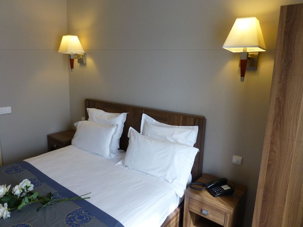 Hotel Capitole Standard Double Room, Balcony (Monaco) 3