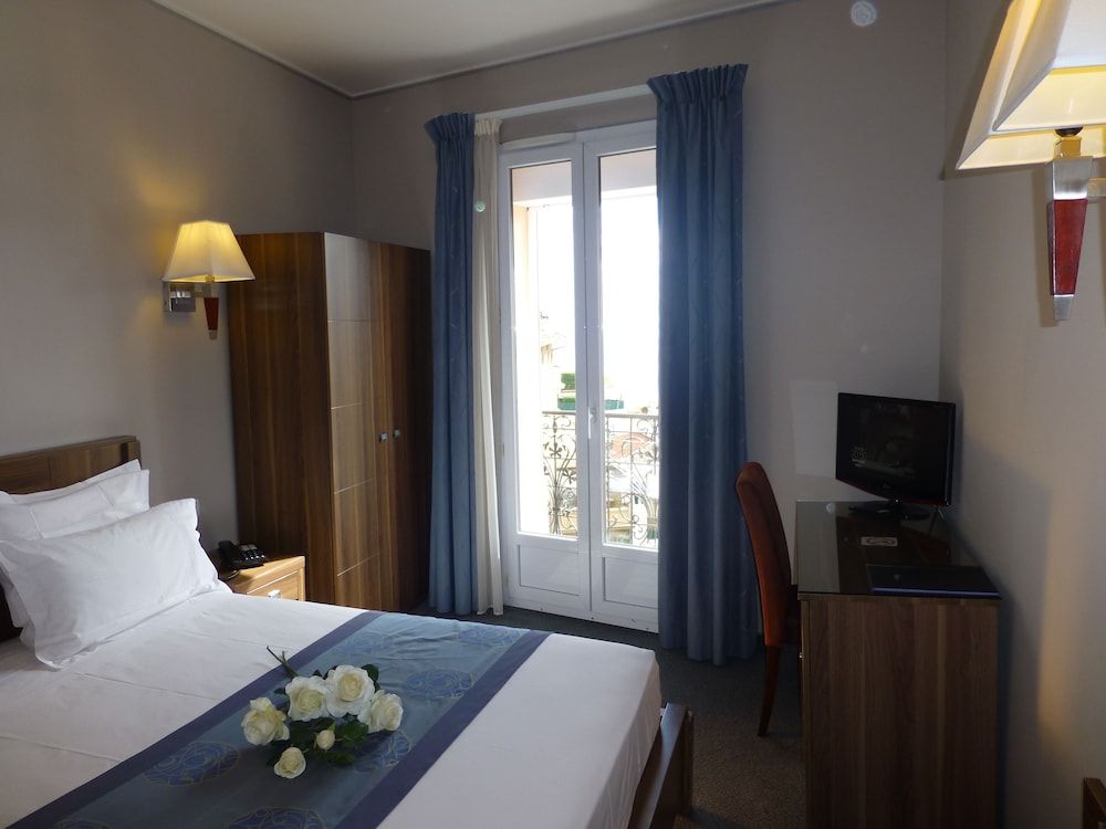 Hotel Capitole Standard Double Room, Balcony (Monaco) 2
