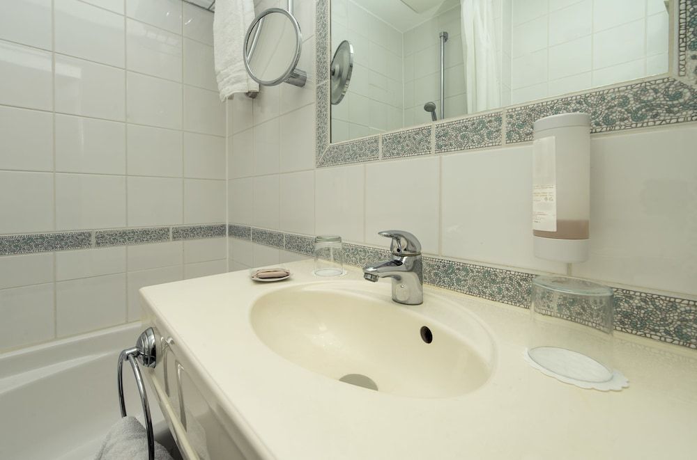 Wyndham Köln Standard Double Room 4