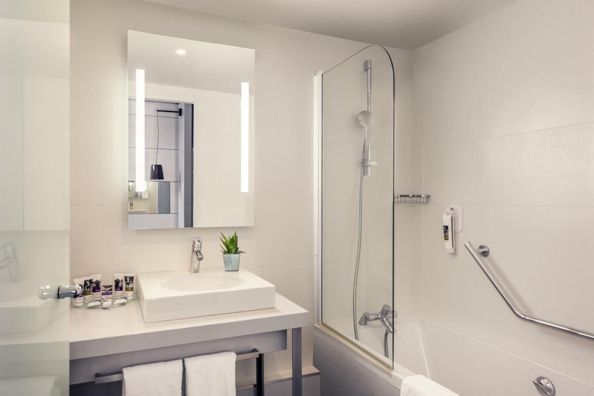 undefined Mercure Paris Montmartre Sacré Coeur 4