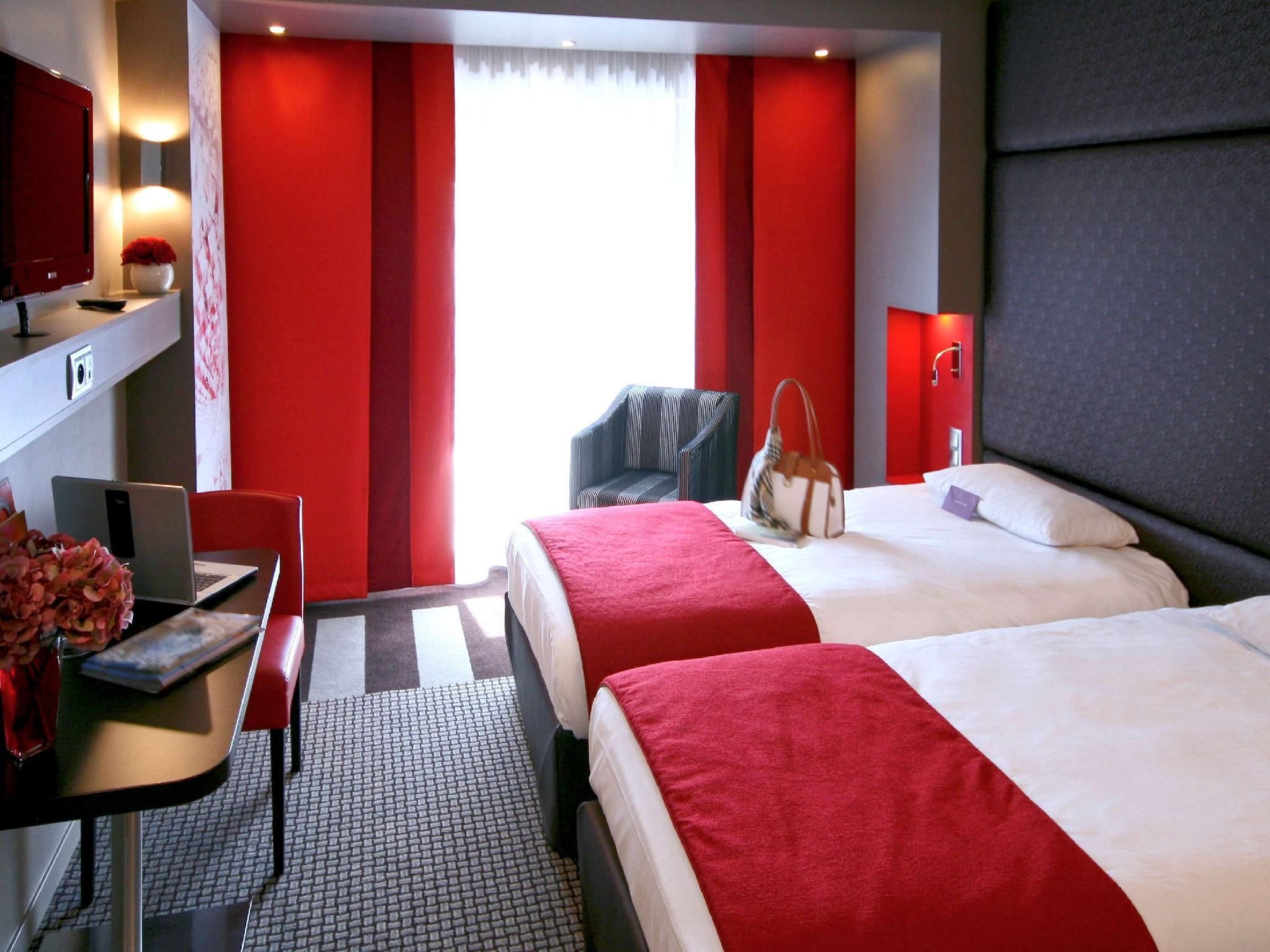 Superior Room with two single beds
