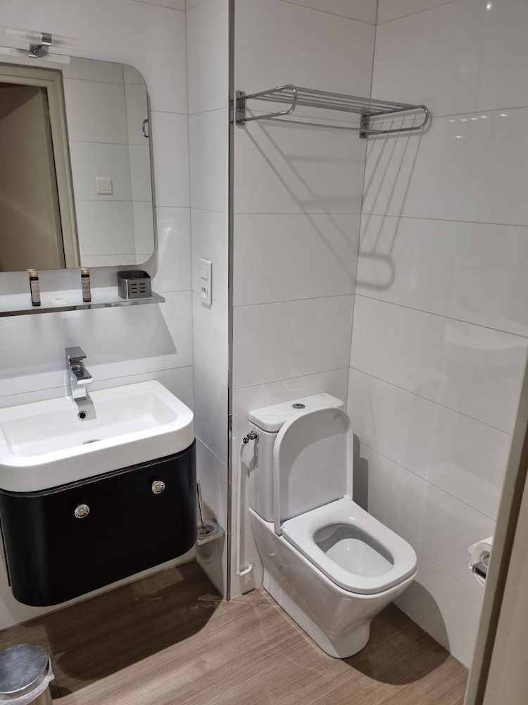 La Terrasse Single Room 3