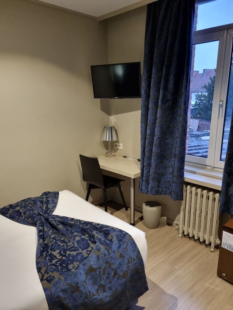 La Terrasse Single Room