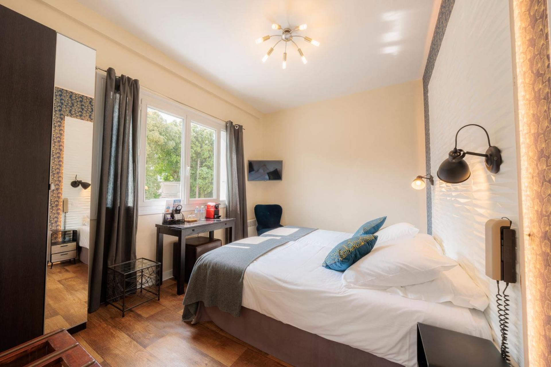 Double Room with Private Bathroom