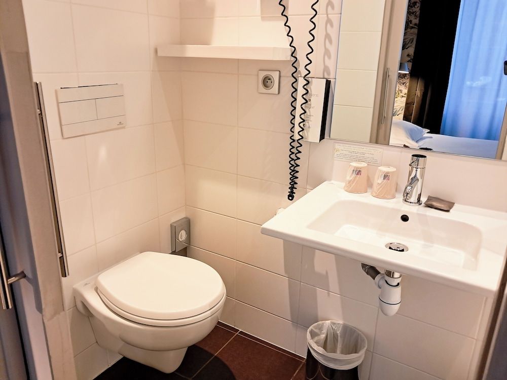 Hôtel de Paris Single Room 3