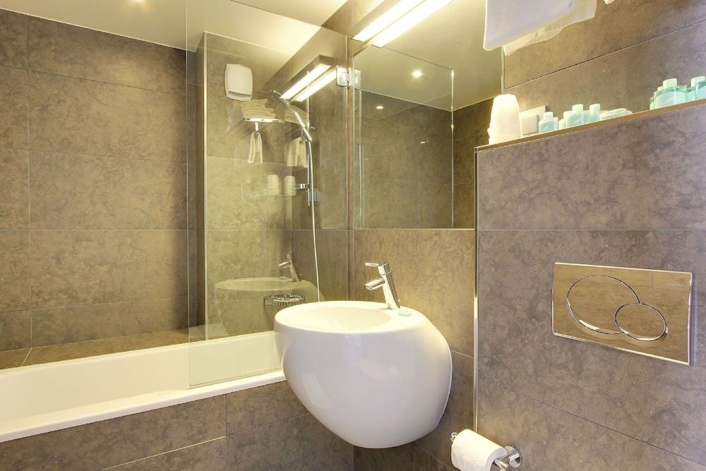 undefined Hotel Alhambra 10