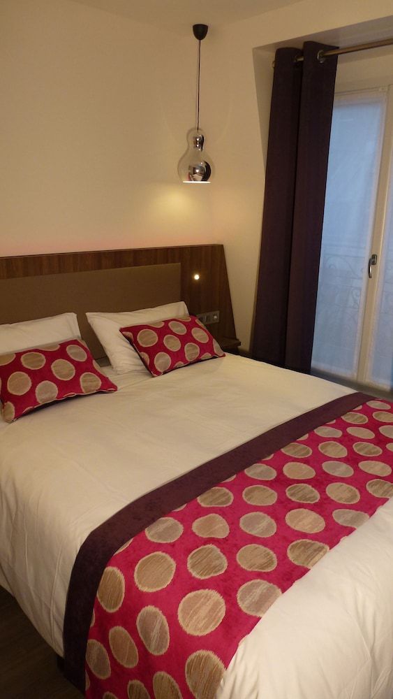 Hotel Alhambra Superior Double Room 9