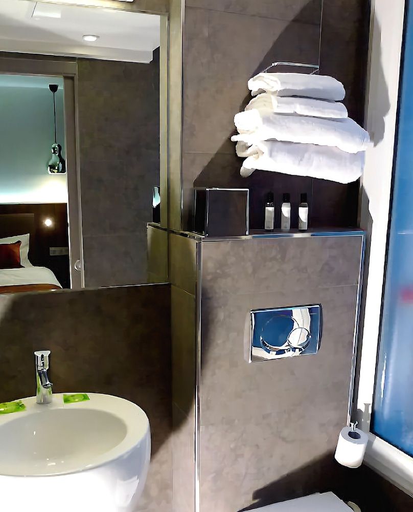 Hotel Alhambra Superior Double Room 13