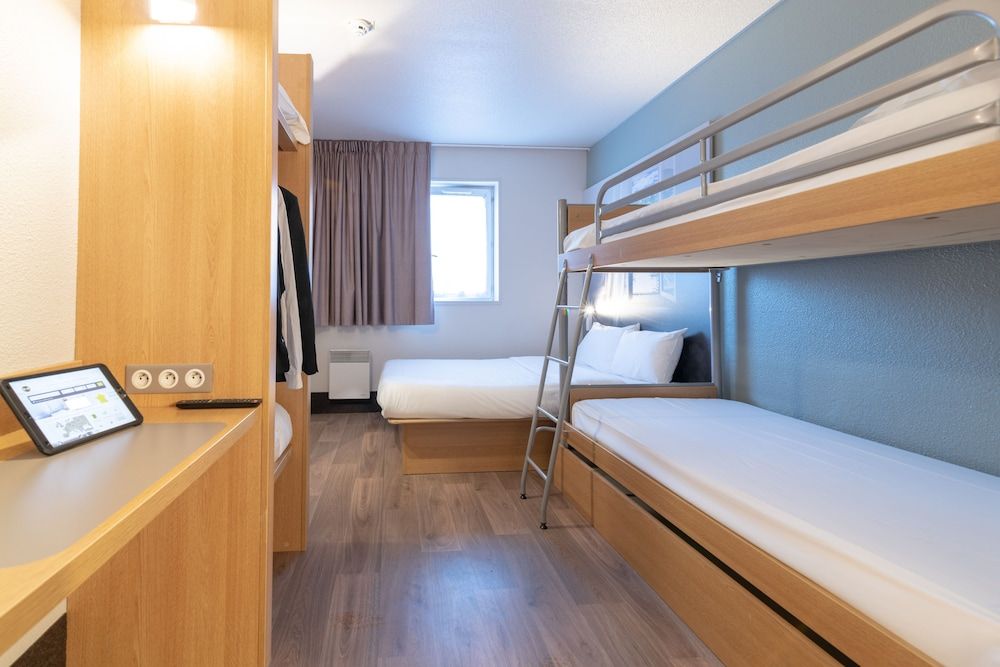 B&B HOTEL Avignon (2) Quadruple Room, Non Smoking 2