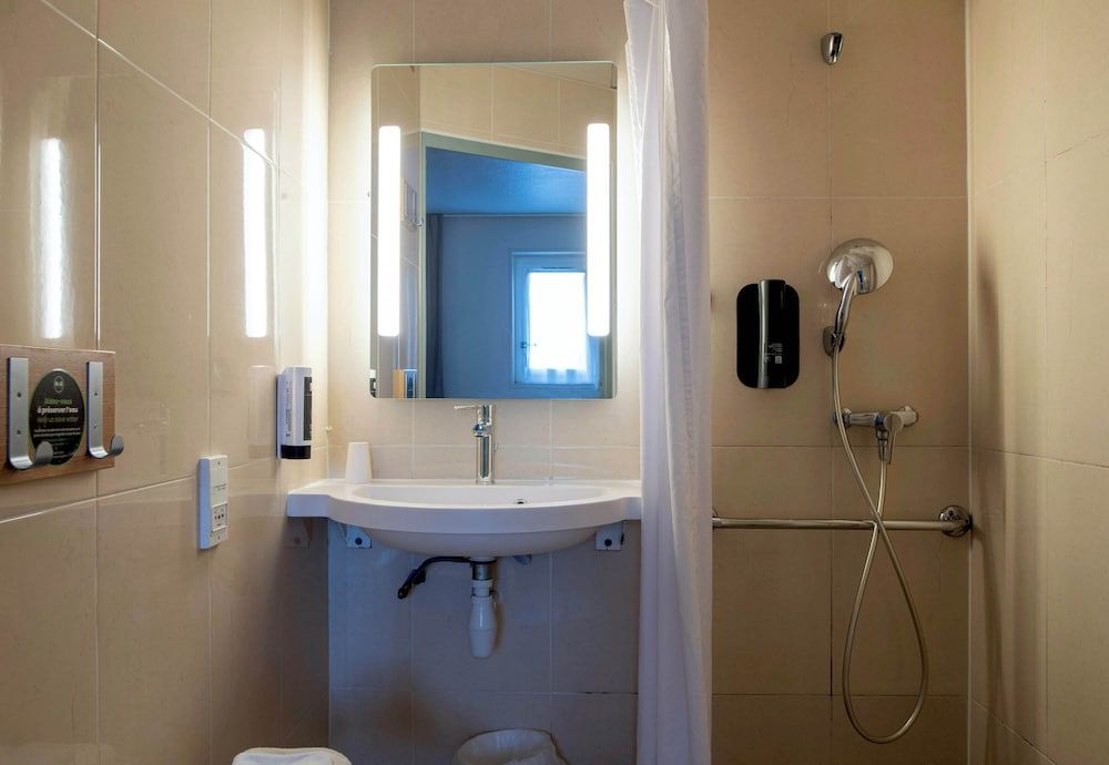 B&B HOTEL Avignon (2) Double Room, Accessible, Non Smoking 8