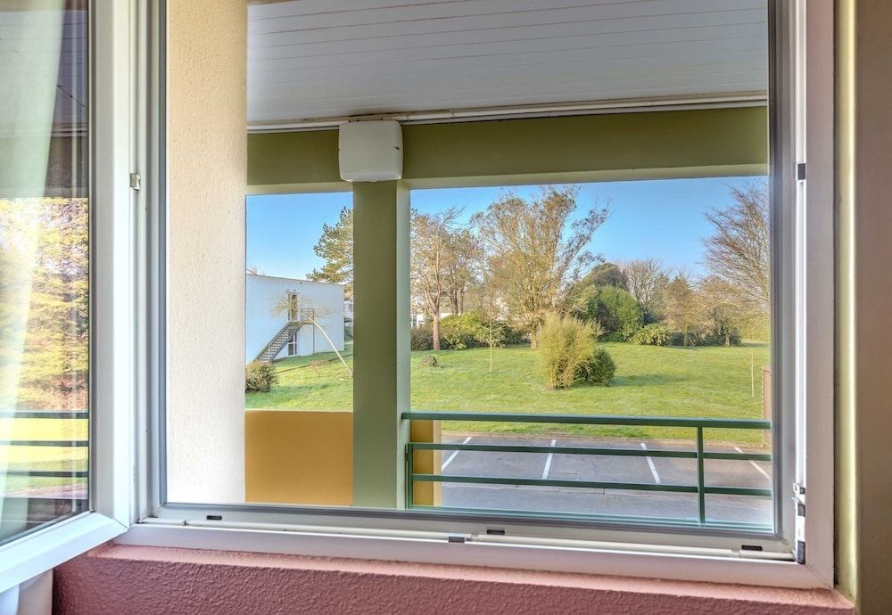 B&B HOTEL Brest Kergaradec Quadruple Room, Non Smoking 3